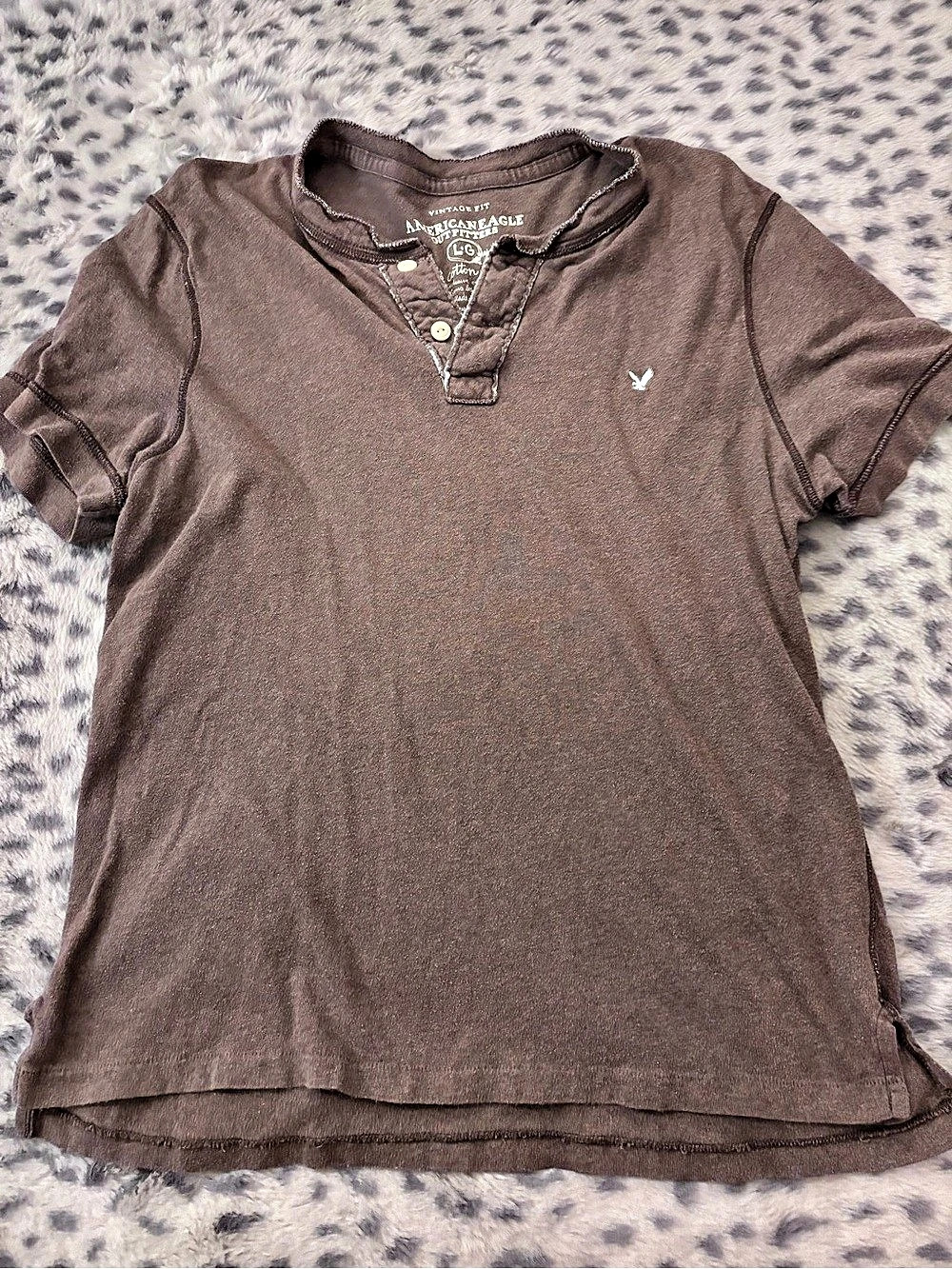 Y2K American Eagle Outfitters Vintage Fit Short Sleeve Henley Brown Large
